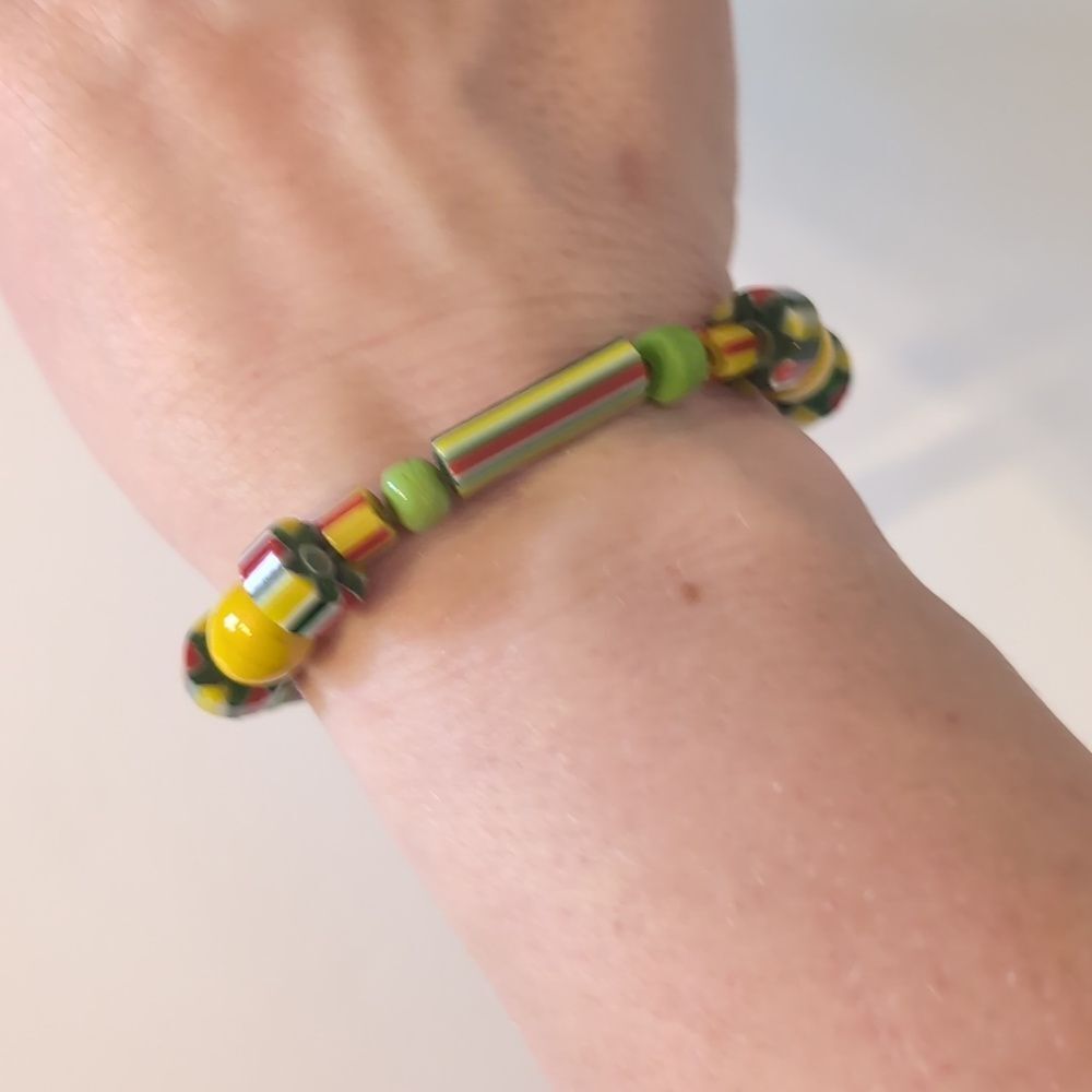 814 Green Yellow Red‎ Striped Glass Beaded Bracelet